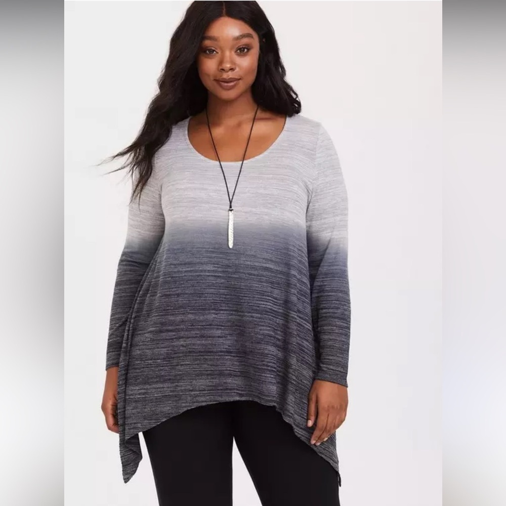 Torrid Super Soft Plush V-Neck Sharkbite Hem Tunic Top - Picture 1 of 10